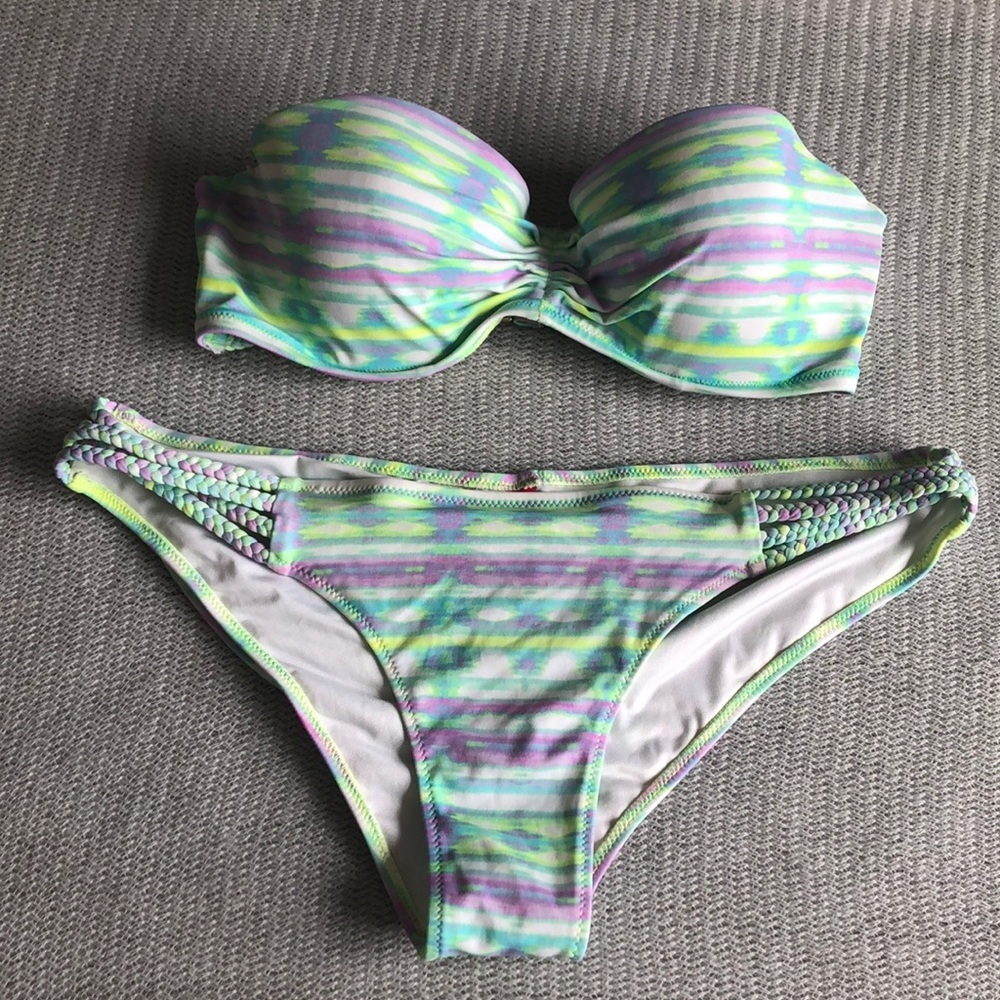 Victoria’s Secret watercolor bikini (34C/M) B41